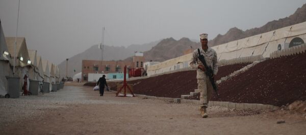 Um militar estadunidense patrulha uma base militar dos EUA perto do aeroporto de Aqaba, situada ao sul de Amman, capital da Jordânia - Sputnik Brasil