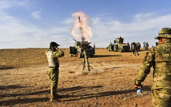 Exército do Iraque dispara morteiro durante operação para libertar Mossul - Sputnik Brasil