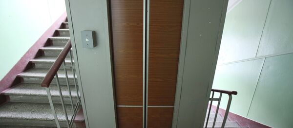 O elevador em um complexo residencial de Moscou O elevador em um complexo residencial de Moscou - Sputnik Brasil