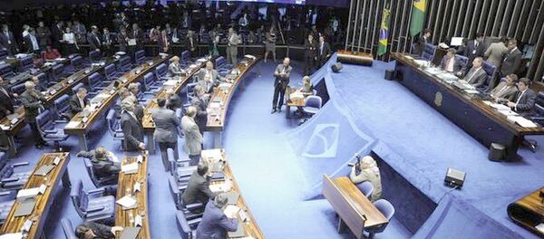 Senadores votam em 1º turno PEC da Reforma Política na quarta-feira (9). - Sputnik Brasil