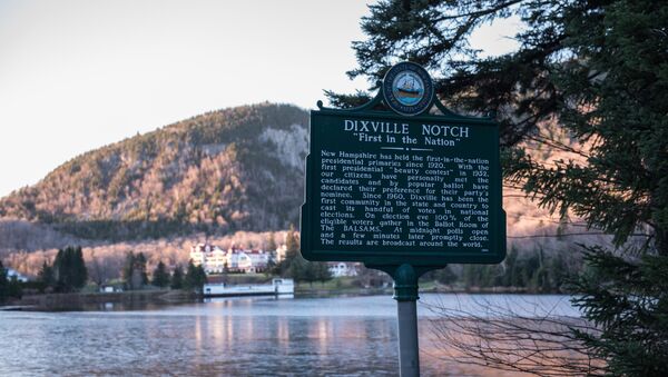 Placa indicando a aldeia de Dixville Notch, no estado norte-americano de Nova Hampshire, 7 de novembro de 2016, onde teve lugar a primeira votação nas presidenciais - Sputnik Brasil