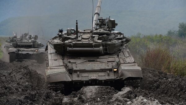 Exercícios militares no Norte do Cáucaso, tanque T-90 - Sputnik Brasil