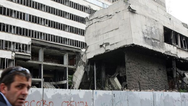 Edifícios destruídos pelos bomardeamentos da OTAN em 1991 - Sputnik Brasil