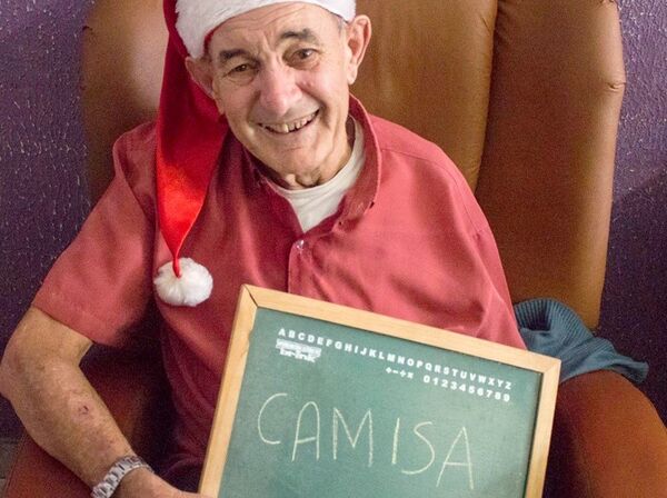 Hélio gostaria de ganhar uma camisa - Sputnik Brasil