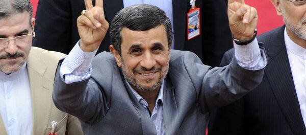 Mahmoud Ahmadinejad, que naquele momento era presidente do Irã, antes da inauguração do presidente venezuelano Nicolás Maduro, Caracas, Venezuela, abril de 2013 - Sputnik Brasil