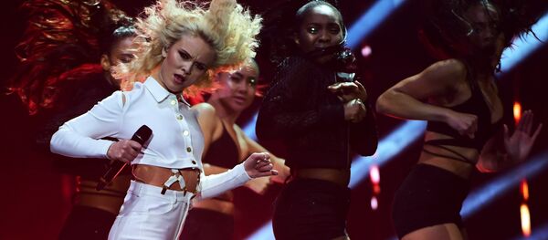 Zara Larsson durante o festival MTV Europe Music Awards em 6 de novembro de 2016 - Sputnik Brasil