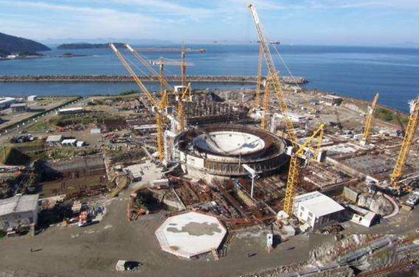 Brasil ocupa grupo seleto em energia nuclear e deve investir no setor, diz engenheiro Brasil ocupa grupo seleto em energia nuclear e deve investir no setor, diz engenheiro - Sputnik Brasil