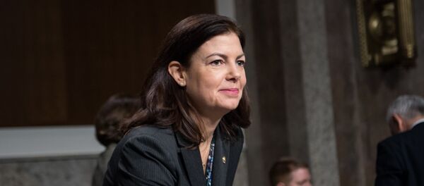 Senadora republicana por Nova Hampshire, Kelly Ayotte - Sputnik Brasil