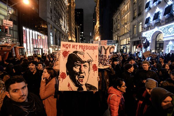 Protesto contra Donald Trump em Nova York - Sputnik Brasil