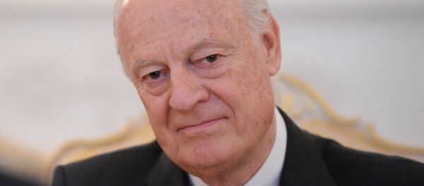 A reunião do ministro do Exterior russo Sergei Lavrov com o enviado especial da ONU para a Síria, S. de Mistura - Sputnik Brasil