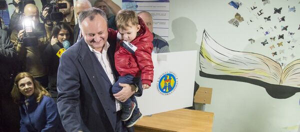 O segundo turno das eleições presidenciais na Moldávia O segundo turno das eleições presidenciais na Moldávia - Sputnik Brasil