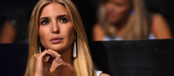 Ivanka Trump ouve discurso na Convenção Nacional Republicana em Cleveland, Ohio, EUA, 19 de julho de 2016 - Sputnik Brasil