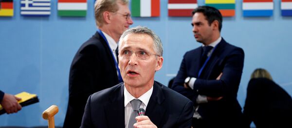 Secretário-geral da OTAN, Jens Stoltenbeg, chefiando a reunião dos ministros da Defesa dos países-membros da aliança em Bruxelas, em 27 de outubro de 2016 Secretário-geral da OTAN, Jens Stoltenbeg, chefiando a reunião dos ministros da Defesa dos países-membros da aliança em Bruxelas, em 27 de outubro de 2016 - Sputnik Brasil