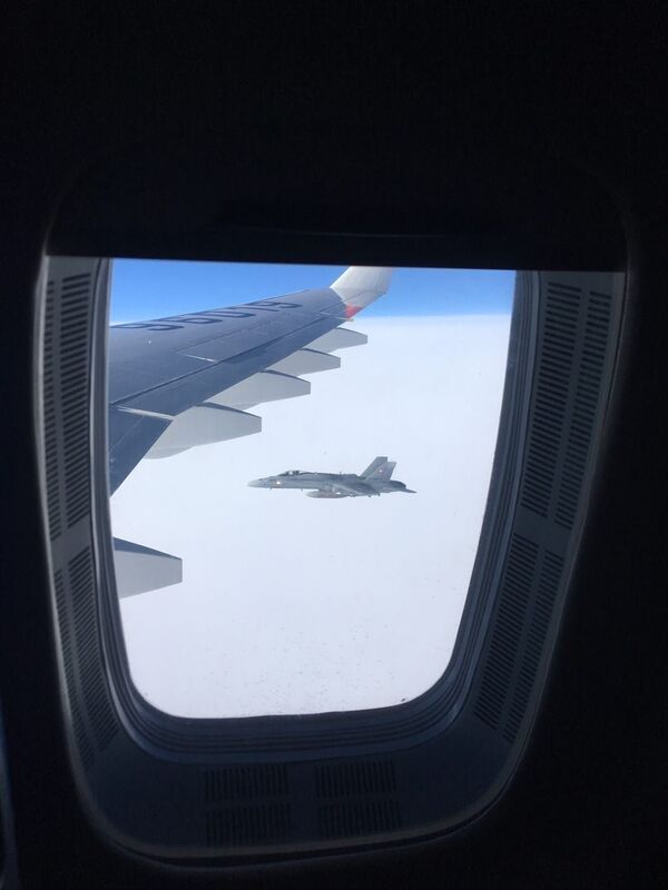 Dois caças suíços se aproximam de avião governamental da Rússia - Sputnik Brasil