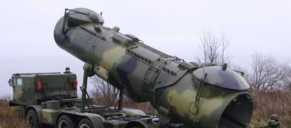 Variante móvel do lançador de mísseis de cruzeiro P-35 (arquivo) - Sputnik Brasil