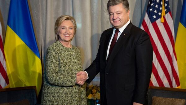 O encontro entre Hillary Clinton Pyotr Poroshenko - Sputnik Brasil