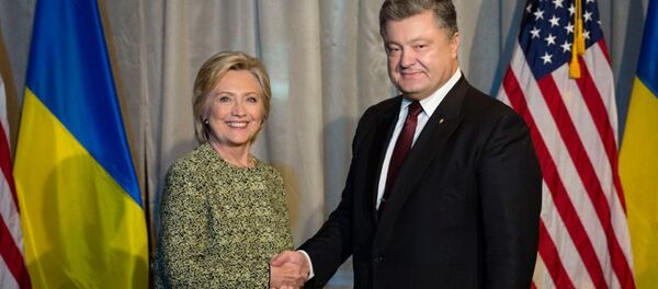 O encontro entre Hillary Clinton Pyotr Poroshenko - Sputnik Brasil