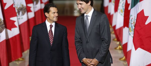 Enrique Pena Nieto e Justin Trudeau - Sputnik Brasil