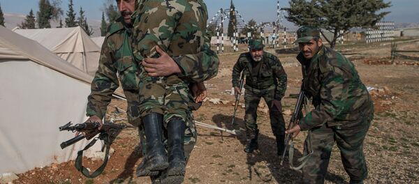 Educação dos voluntários do exército sírio nos subúrbios de Damasco - Sputnik Brasil