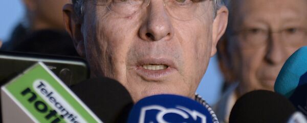 Álvaro Uribe - Sputnik Brasil