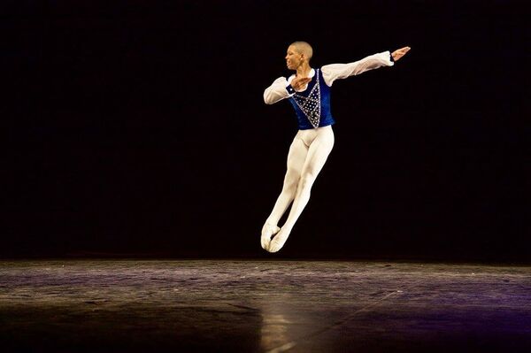 Bailarinos de projeto social no Rio conseguem vaga para competição na Suíça - Sputnik Brasil