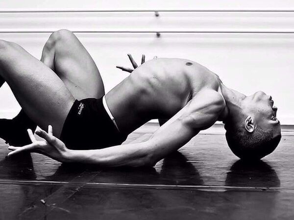 Bailarinos de projeto social no Rio conseguem vaga para competição na Suíça - Sputnik Brasil