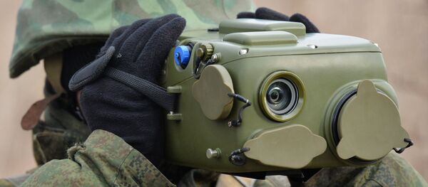 Militar russo usando o complexo de vigilância Ironia durante exercícios militares na região de Krasnodar, na Rússia - Sputnik Brasil