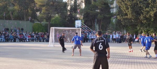 Jogo de futebol na Síria - Sputnik Brasil