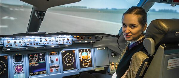 Maria Fiodorova, a piloto comercial mais jovem da Rússia - Sputnik Brasil