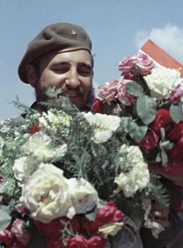 A vida sem ideias de nada vale. Não há felicidade maior que a de lutar por elas. - Sputnik Brasil