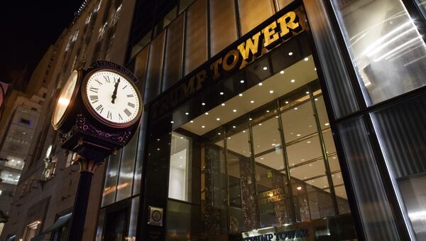 Relógio perto da Trump Tower em Nova York - Sputnik Brasil