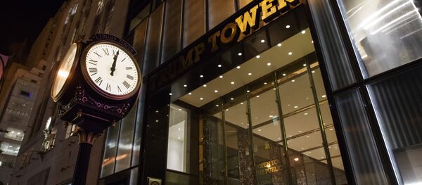 Relógio perto da Trump Tower em Nova York - Sputnik Brasil