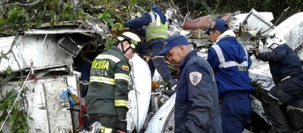 Imagens do resgate do acidente com a equipe da Chapecoense - Sputnik Brasil