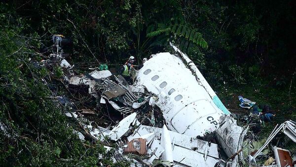 Destroços do avião  da LaMia, que caiu com a equipe Chapecoense e jornalistas - Sputnik Brasil