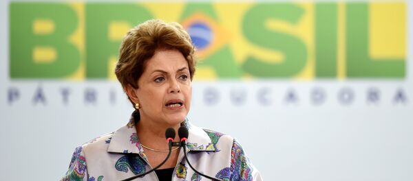 Dilma Rousseff, presidente do Brasil, discursa em Brasília - Sputnik Brasil