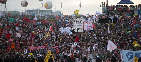Protesto em Brasília contra a PEC dos Gastos Públicos - Sputnik Brasil