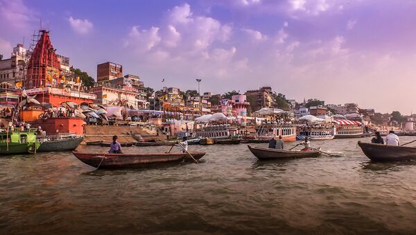 Rio Ganges, Varanasi, Índia - Sputnik Brasil