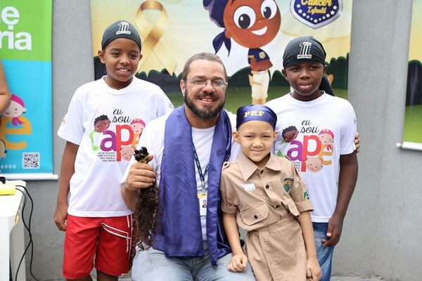 Motoqueiros do grupo Harley Owners também participaram da ação Motoqueiros do grupo Harley Owners também participaram da ação - Sputnik Brasil