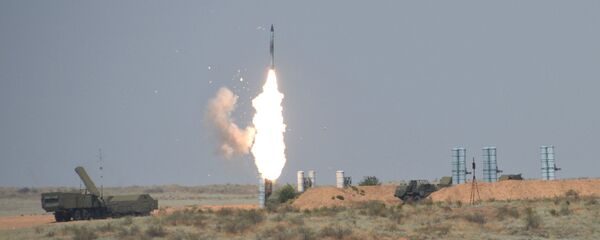 Sistema de mísseis S-300 russo - Sputnik Brasil