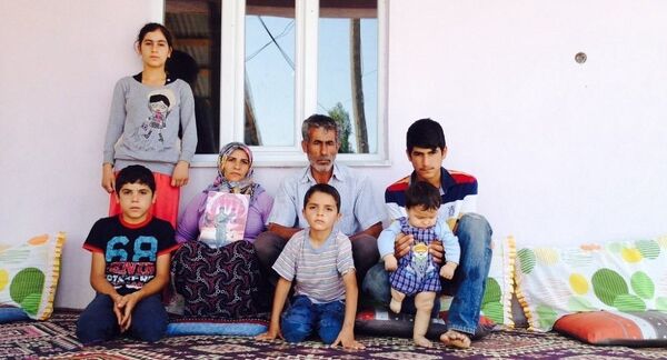 Família de militar turco raptado pelo Daesh  - Sputnik Brasil