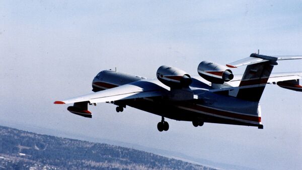 Avião anfíbio russo Beriev Be-200  - Sputnik Brasil