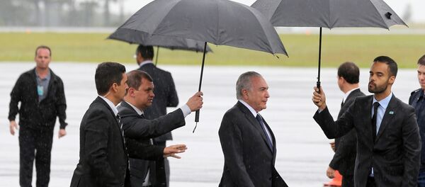 Presidente do Brasil, Michel Temer chega ao aeroporto de Chapecó Presidente do Brasil, Michel Temer chega ao aeroporto de Chapecó - Sputnik Brasil
