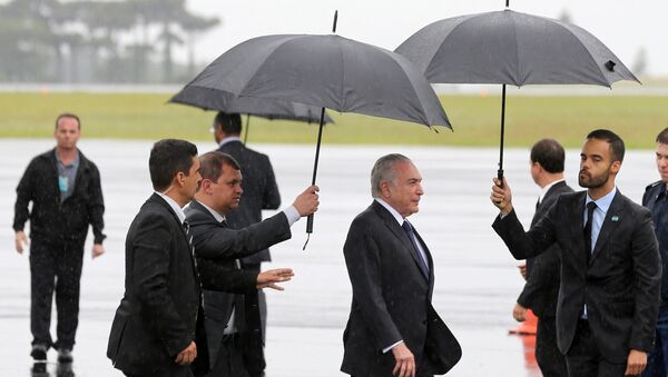 Presidente do Brasil, Michel Temer chega ao aeroporto de Chapecó - Sputnik Brasil