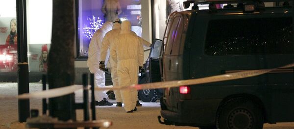 Polícia trabalhando no local do crime que matou três mulheres em Imatra, Finlândia, em 4 de dezembro de 2016 - Sputnik Brasil