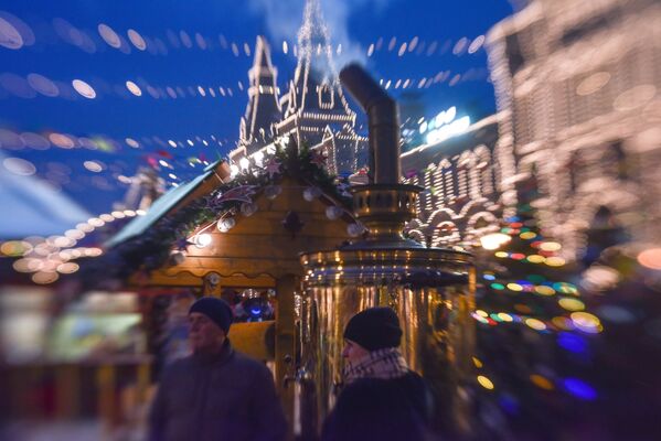 Feira natalina na Praça Vermelha (Moscou) - Sputnik Brasil