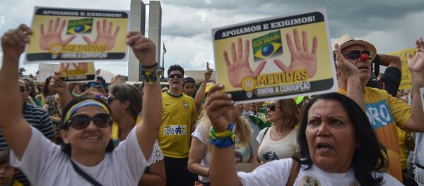 Manifestação em Brasília em defesa da Operação Lava Jato Manifestação em Brasília em defesa da Operação Lava Jato - Sputnik Brasil