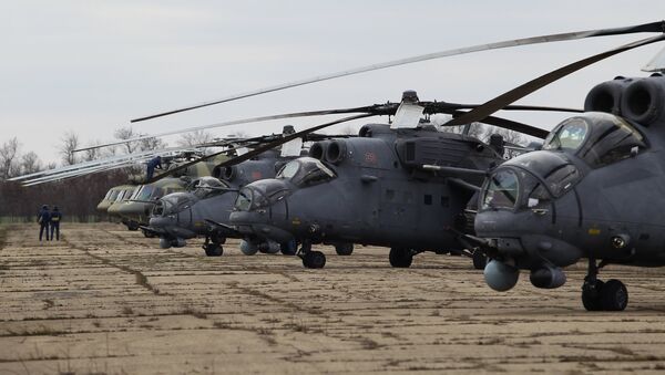 Helicópteros russos Mi-35M e Mi-8AMTSh (foto de arquivo) - Sputnik Brasil