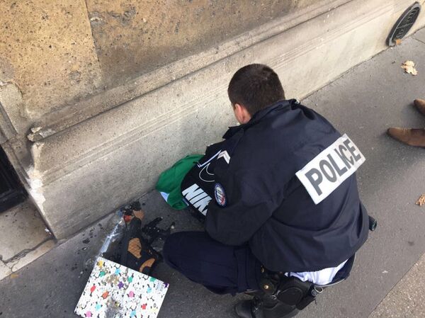 Pacote suspeito encontrado perto do escritório da Sputnik em Paris - Sputnik Brasil