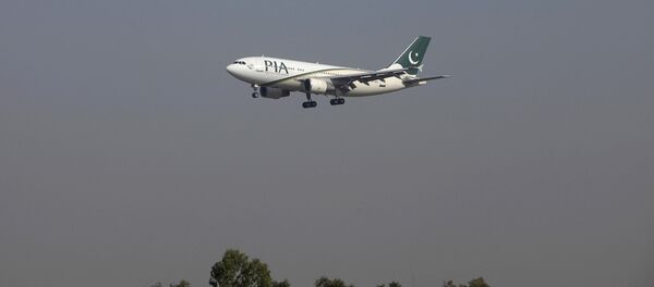 A Pakistan International Airlines (PIA) passenger plane arrives at the Benazir International airport in Islamabad, Pakistan. (File) - Sputnik Brasil