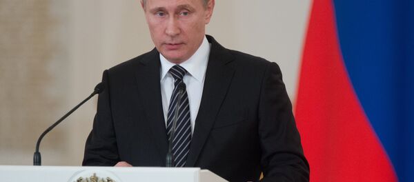 O presidente russo, Vladimir Putin apresentou condecorações para os militares que participaram nas operações anti-terroristas na Síria - Sputnik Brasil